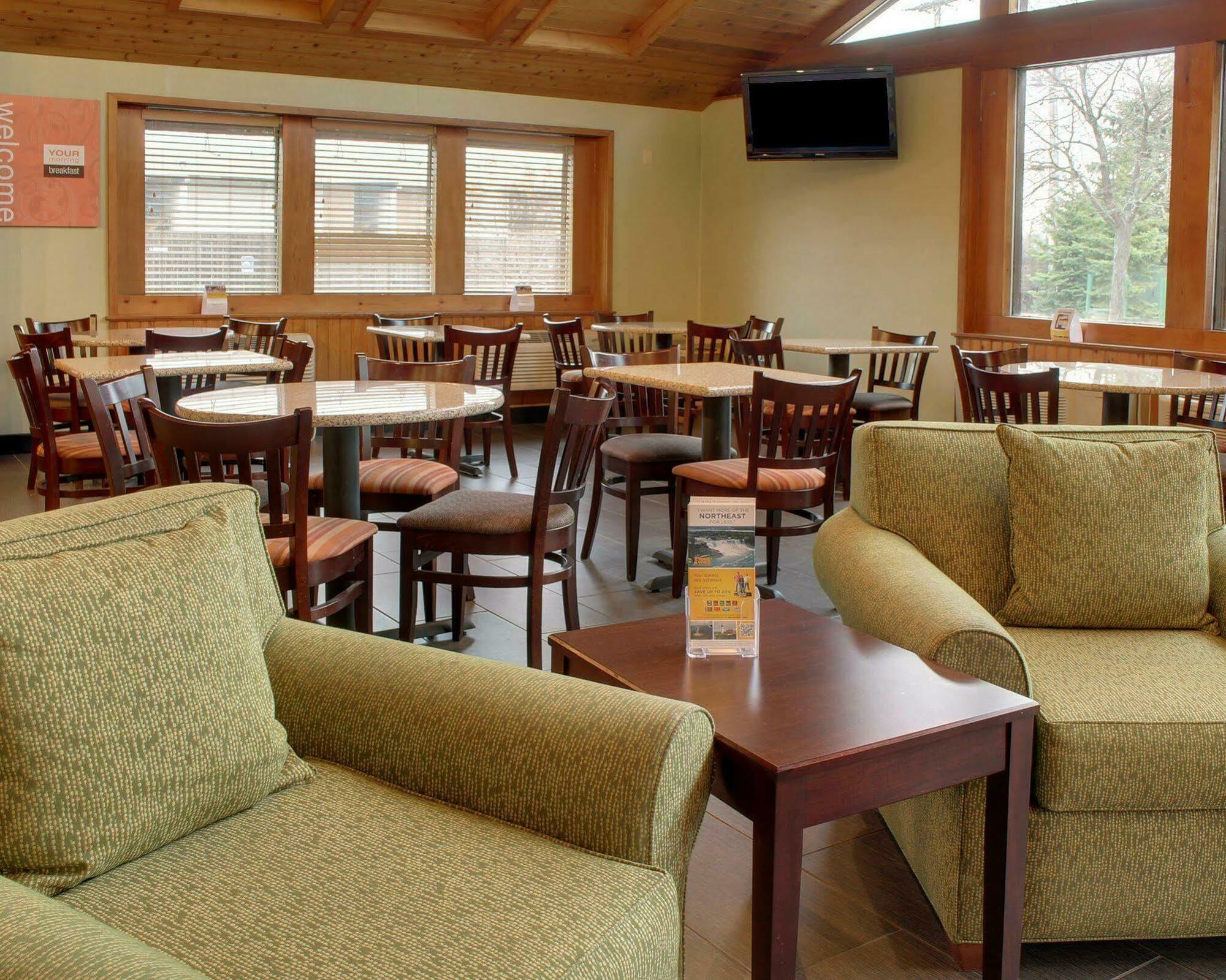 Comfort Inn & Suites Syracuse-Carrier Circle East Syracuse Ngoại thất bức ảnh